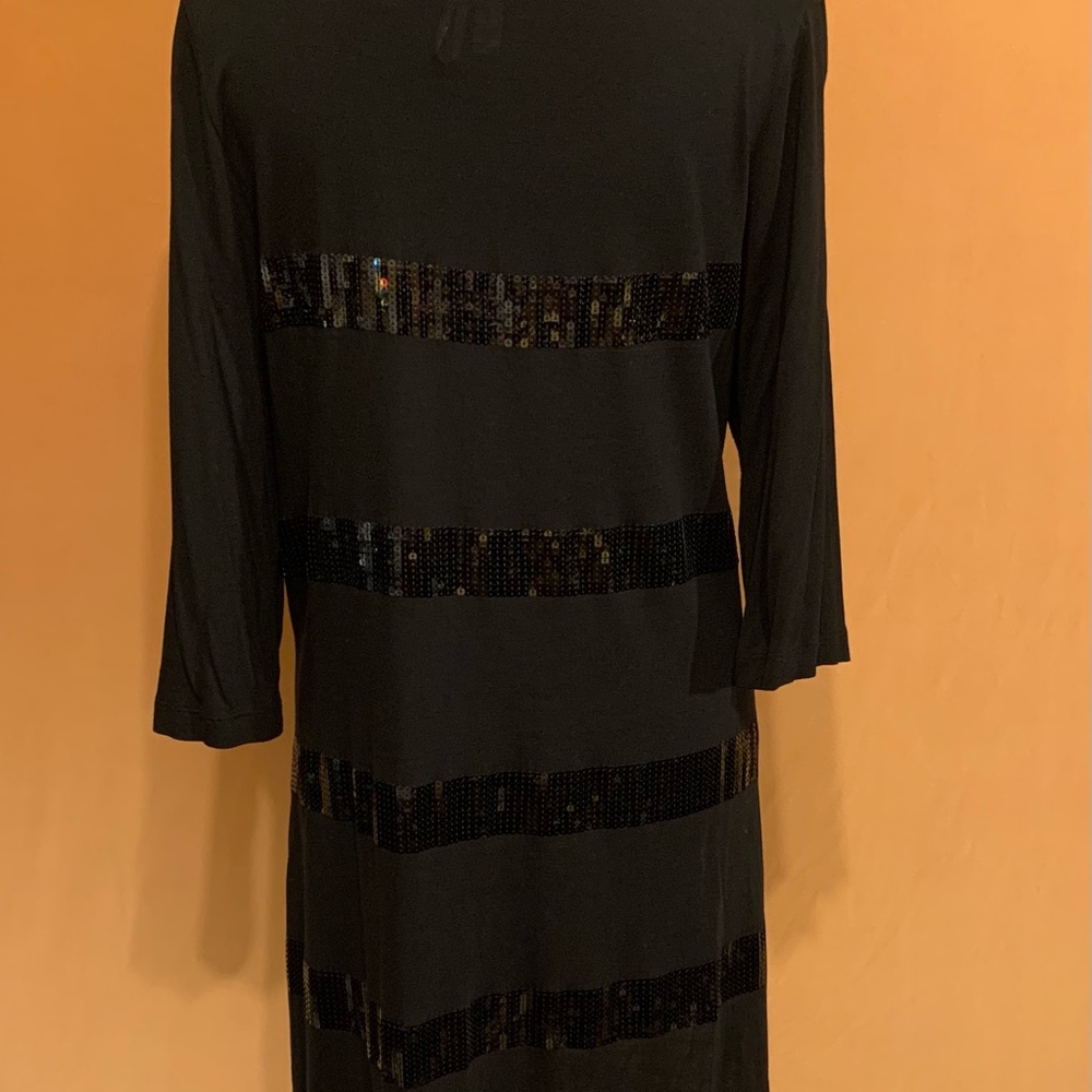 Top With sequence - Picture 4 of 5